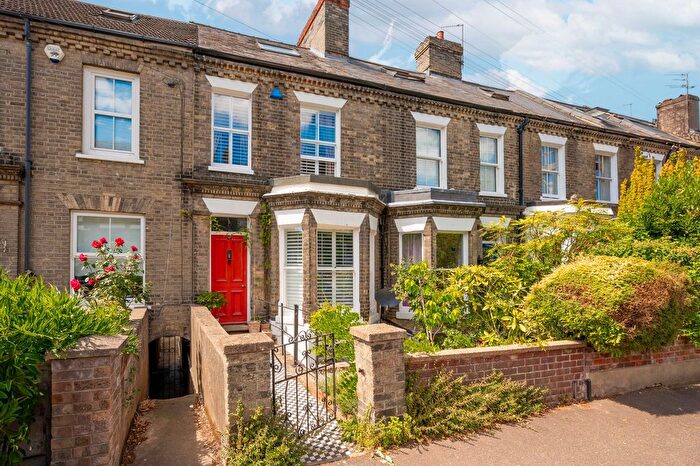 3 Bedroom Terraced House For Sale In Mill Hill Road, Norwich, NR2