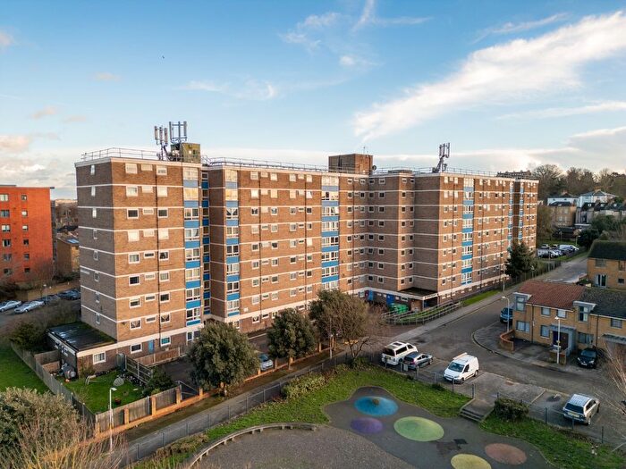 1 Bedroom Flat To Rent In Gravesham Court, Clarence Row, Gravesend, Kent, DA12