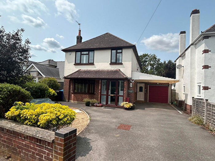 4 Bedroom Detached House For Sale In Ivy Road, Wimborne, Dorset, BH21