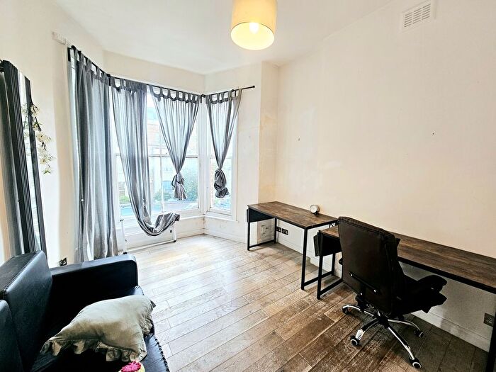 2 Bedroom Flat To Rent In Marlborough Road, Archway, N19