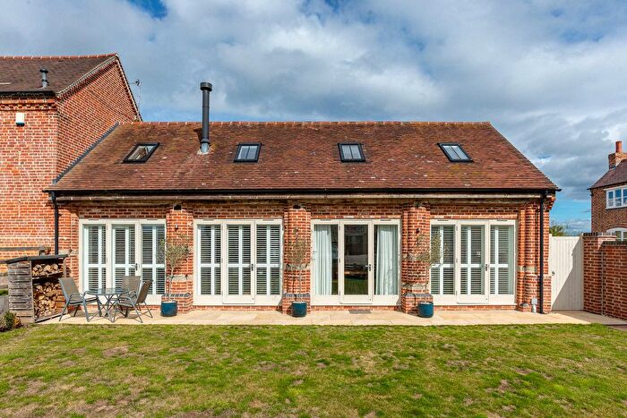 3 Bedroom Barn Conversion For Sale In The Gallery, Henley Road, B80