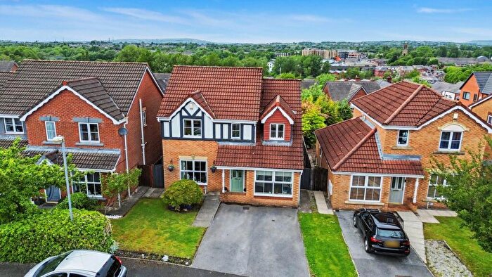 4 Bedroom Detached House For Sale In Glenwood Close, Radcliffe, M26