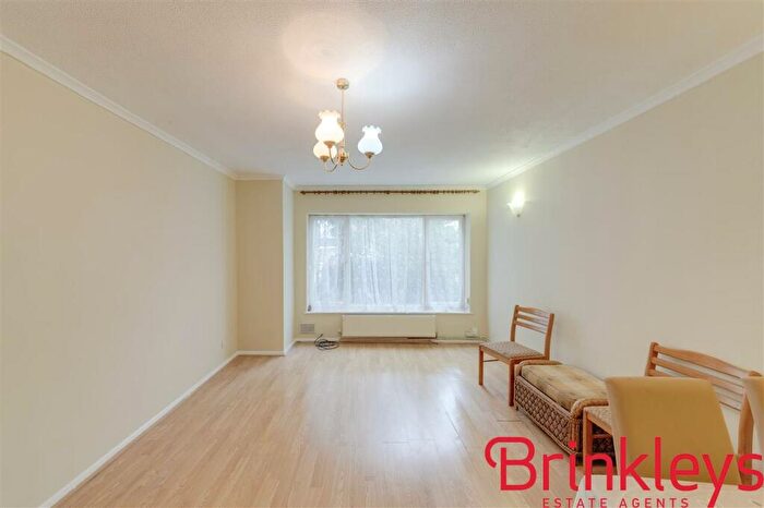 2 Bedroom Maisonette To Rent In Acacia Grove, London, KT3