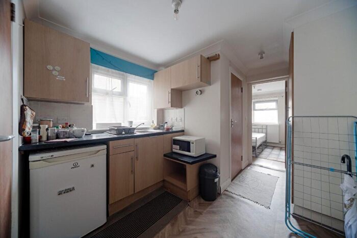 Studio To Rent In Lincoln Road, London, EN3