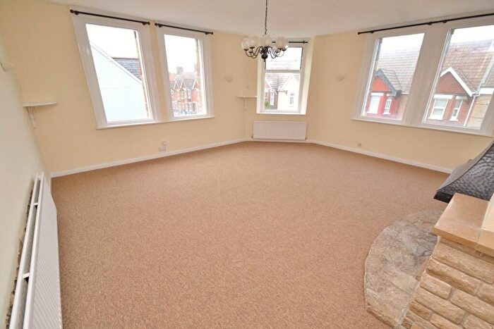 3 Bedroom Flat To Rent In Heckford Park, BH15
