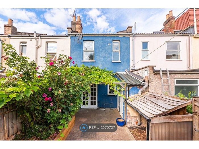 2 Bedroom Terraced House To Rent In Warminster Road, Bristol, BS2