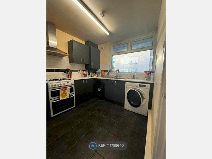4 Bedroom Maisonette To Rent In Lynch Walk, London, SE8