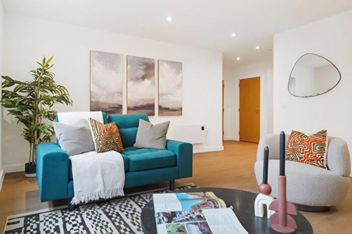 1 Bedroom Apartment To Rent In Printers Place, B5