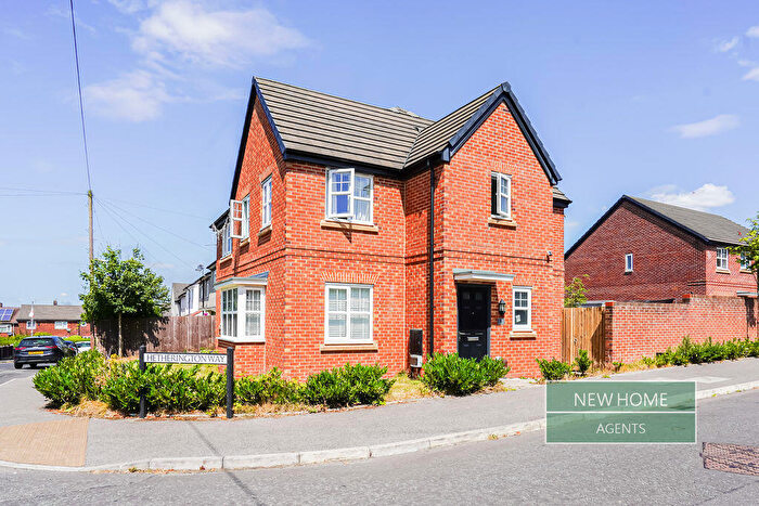 3 Bedroom Semi-Detached House For Sale In Scott Hetherington Way, Middleton, Manchester, M24
