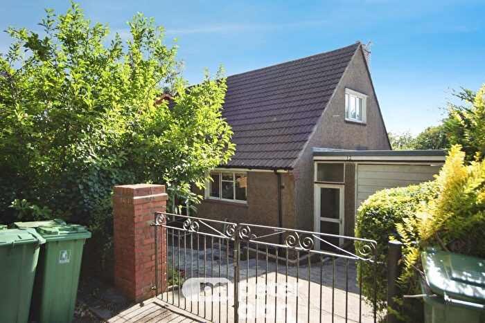 3 Bedroom Semi-Detached House For Sale In Wood Close, Llanfrechfa, Cwmbran, NP44