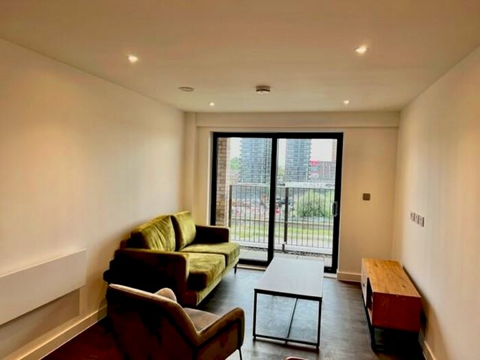 2 Bedroom Apartment To Rent In Waterhouse, Salford, M5