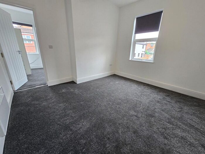 1 Bedroom Flat To Rent In Holbrook Avenue, Rugby, Warwickshire, CV21