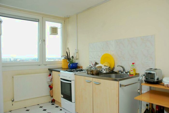 2 Bedroom Flat To Rent In St Peters Road, Kingston, Kingston Upon Thames, KT1