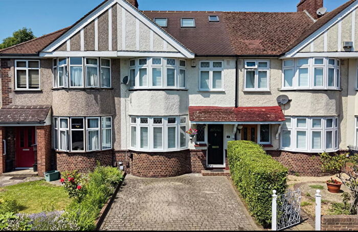 4 Bedroom Terraced House For Sale In Oxhawth Crescent, Bromley, BR2