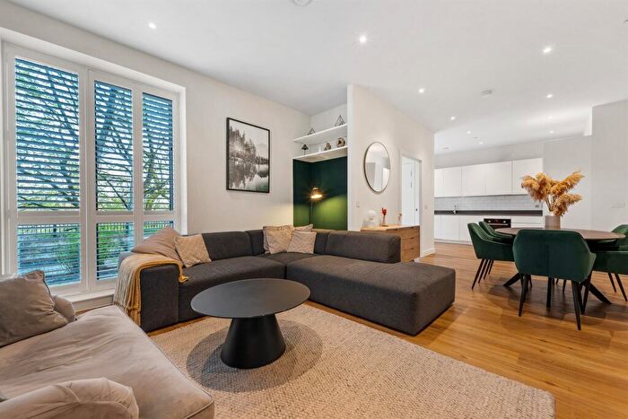 3 Bedroom Flat For Sale In Old Mount Street, M4