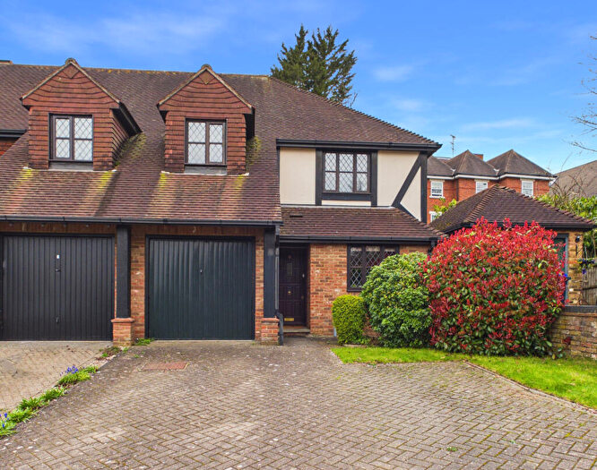 3 Bedroom End Of Terrace House For Sale In The Chyne, Gerrards Cross, Buckinghamshire, SL9