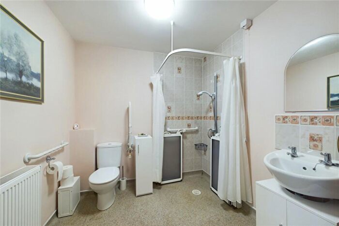 3 Bedroom Semi-Detached House For Sale In Warborough Avenue, Tilehurst, Reading, Berkshire, RG31