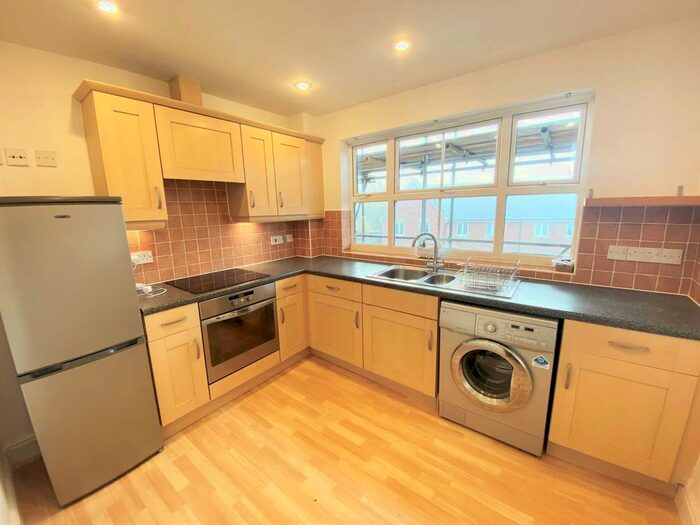 2 Bedroom Flat To Rent In Tower View, Canterbury, CT4