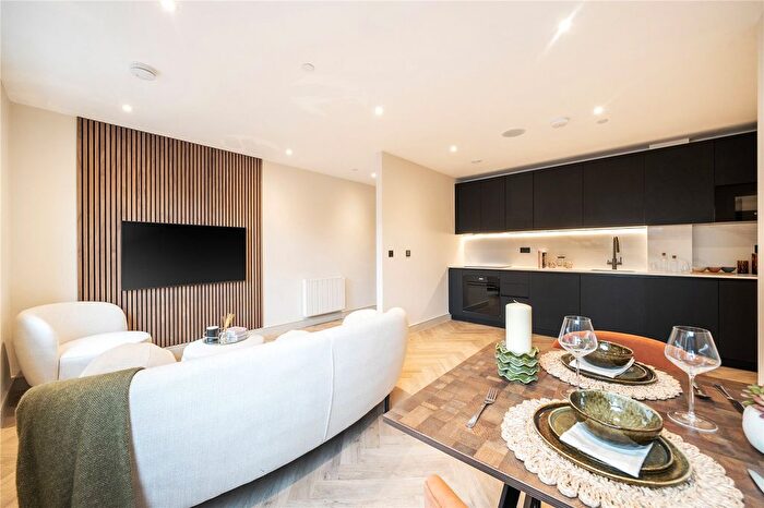 1 Bedroom Flat For Sale In High Street, Crowthorne, RG45