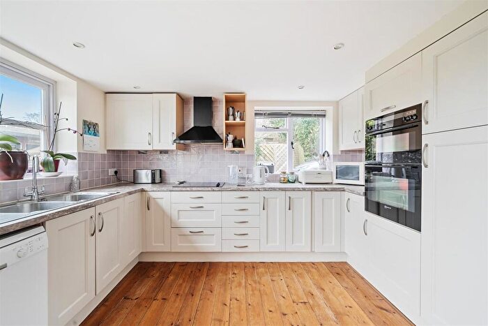 4 Bedroom Detached House For Sale In Dalwood, Axminster, EX13