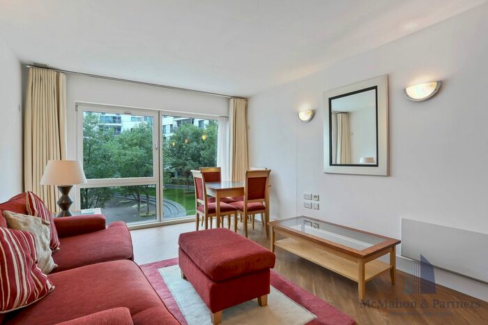 1 Bedroom Flat To Rent In Empire Square, Borough, London, SE1