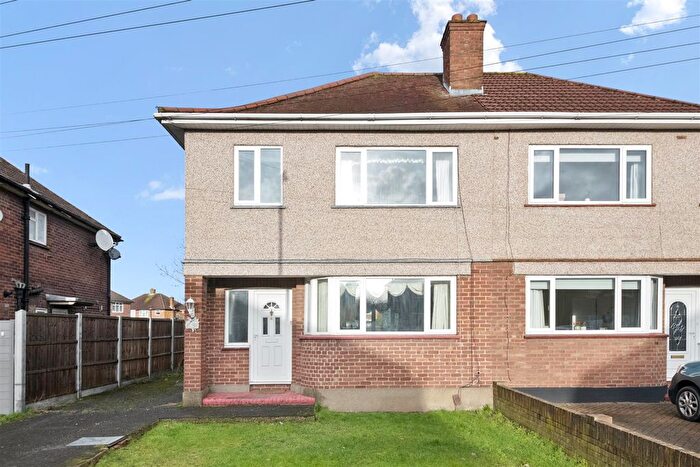 3 Bedroom Property For Sale In Goshawk Gardens, Hayes, UB4