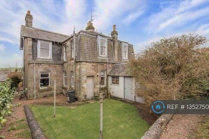 3 Bedroom Flat To Rent In Lade Braes, St. Andrews, KY16