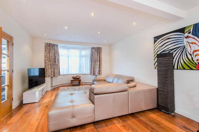 3 Bedroom Semi-Detached House To Rent In George V Avenue, Pinner, HA5