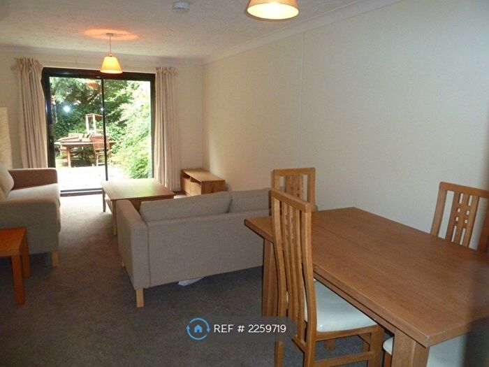 4 Bedroom Terraced House To Rent In Berkeley Close, Southampton, SO15