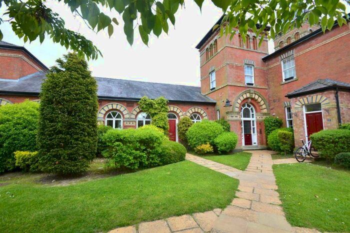 2 Bedroom Flat To Rent In The Towers, Pavillion Way, Macclesfield, SK10