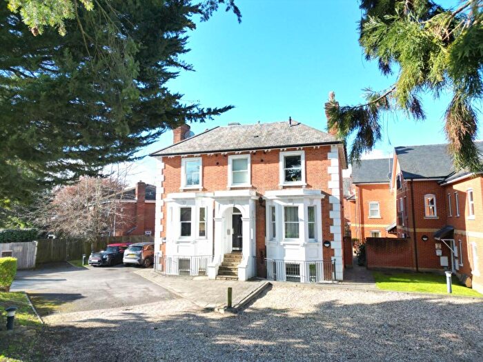 1 Bedroom Flat For Sale In Aviator Place, Crescent Road, Reading, RG1