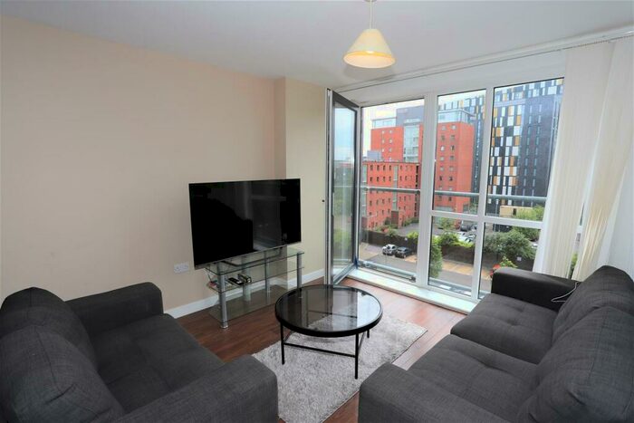 3 Bedroom Apartment To Rent In The Riley Building, Salford, M5