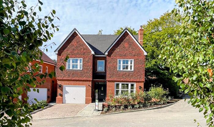5 Bedroom Detached House For Sale In Harvieston Close, Tring, HP23