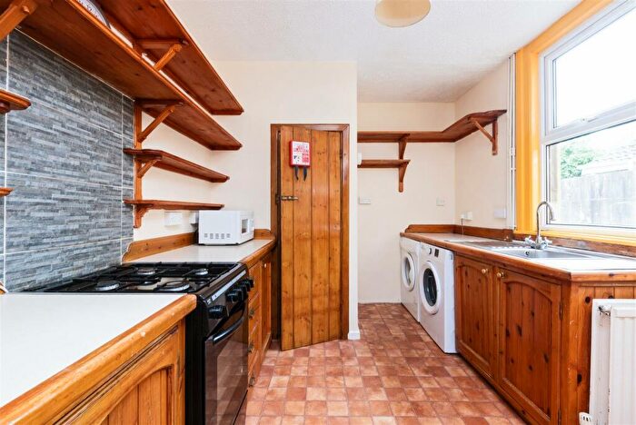 4 Bedroom Terraced House To Rent In Victoria Road, Bath, BA2