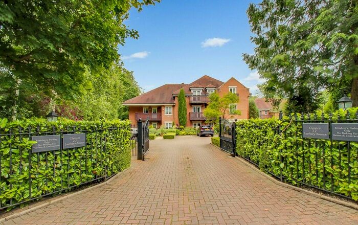 3 Bedroom Apartment To Rent In Eastbury Avenue, Northwood, Middlesex, HA6