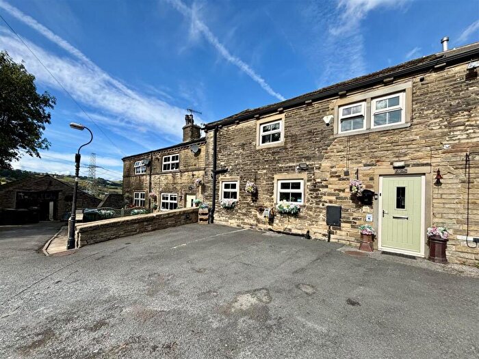 3 Bedroom Barn Conversion For Sale In Brow Top, Clayton, Bradford, BD14