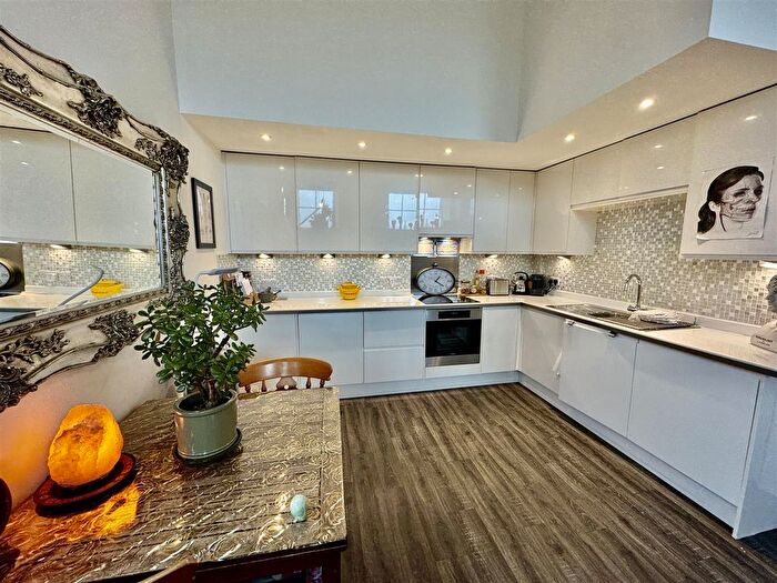 1 Bedroom Flat For Sale In Harwal Gate, Silsden, Keighley, BD20