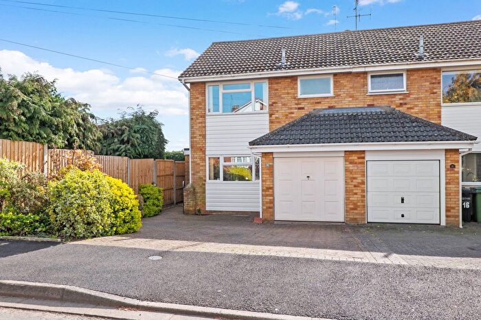 3 Bedroom Semi Detached House For Sale In Willowslea Road, Bevere, Worcester., WR3