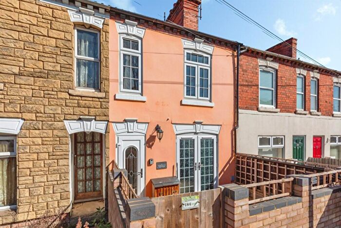 3 Bedroom Terraced House For Sale In Wellingborough Road, Rushden, NN10