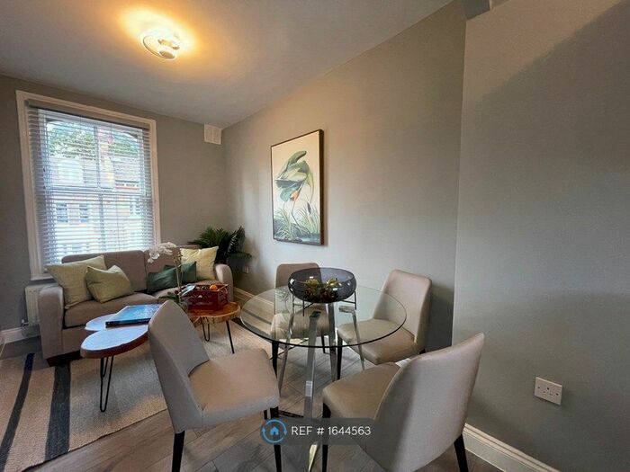 1 Bedroom Flat To Rent In Cressingham Road, London, SE13