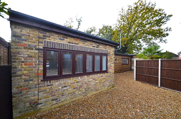 1 Bedroom Flat To Rent In Oakfield Road, Ashford, TW15