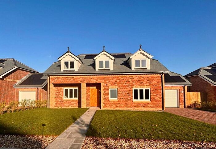 5 Bedroom Detached House For Sale In Meadow View Park, PO31