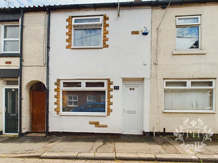 2 Bedroom Terraced House For Sale In Chapel Street, Middlesbrough, TS6
