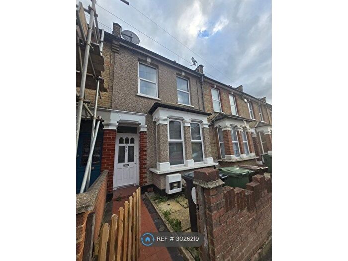 1 Bedroom Flat To Rent In Westward Road, London, E4