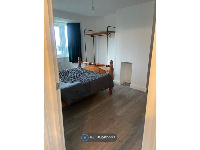 4 Bedroom Semi-Detached House To Rent In Hatch Lane, Harmondsworth, West Drayton, UB7