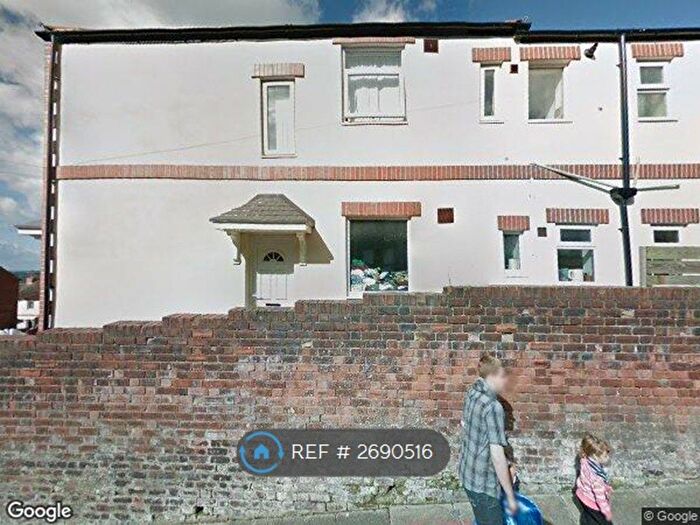 3 Bedroom Flat To Rent In Bilbrough Gardens, Newcastle Upon Tyne, NE4