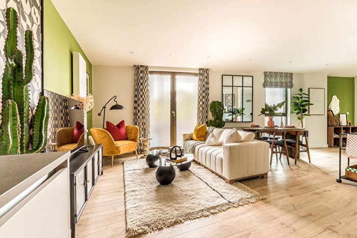 1 Bedroom Flat For Sale In Stephenson Street, London, E16