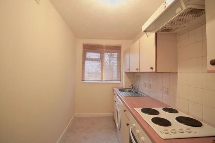House To Rent In Glenview Close, Northgate, Crawley, RH10