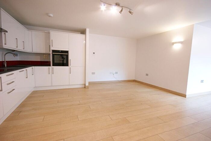 1 Bedroom Flat To Rent In Abbey Road, Torquay, TQ2