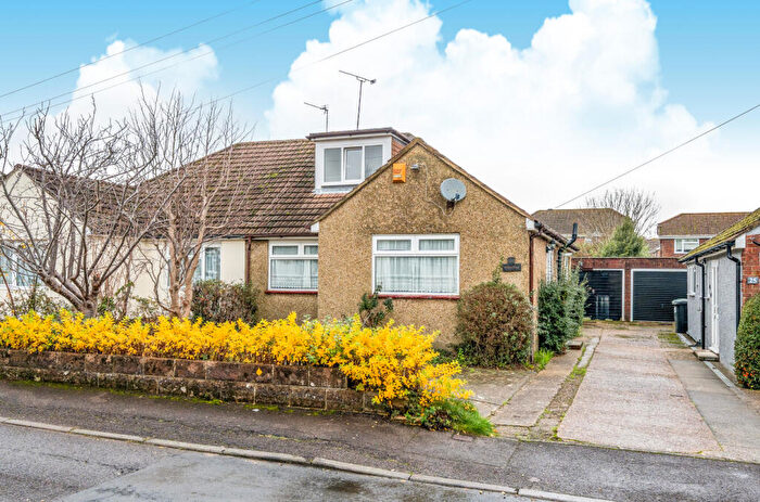 2 Bedroom Bungalow For Sale In Forest Close, Waltham Chase, Southampton, Hampshire, SO32